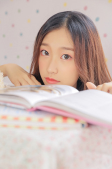宝宝腿趴开一点就不会疼的原因